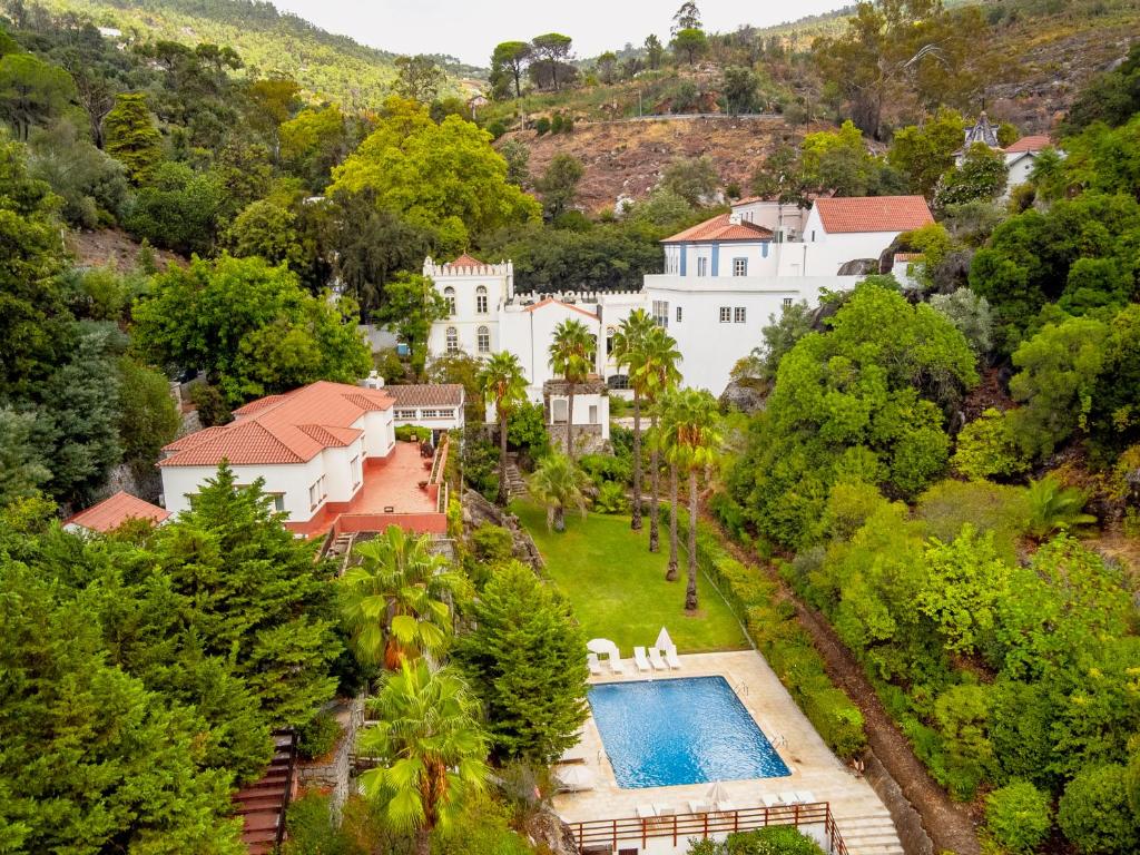 Hilltop villa & gardens